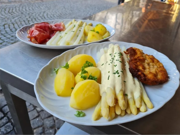 Spargel mit Schnitzel