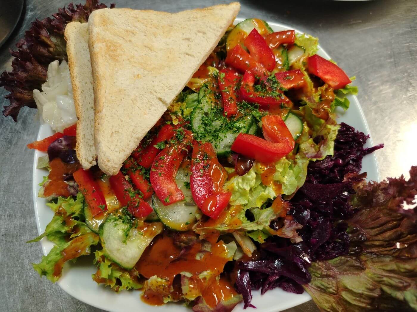 Bunter Salat der Saison