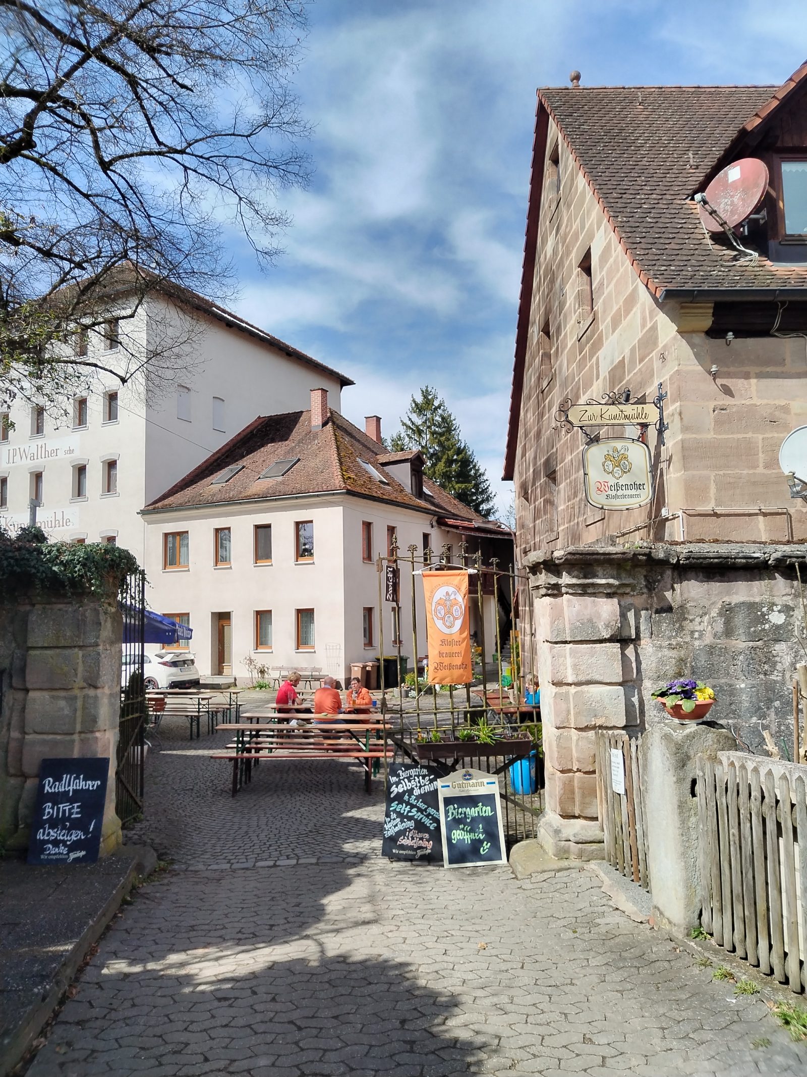 Biergarten & Weißenoher Bier